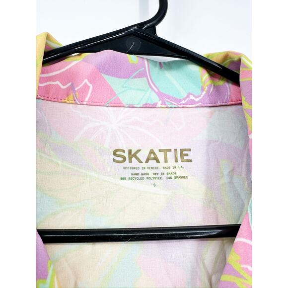 Skatie Pastel Floral Button Up Short Sleeve Hawaiian Shirt Size S - Picture 3 of 3